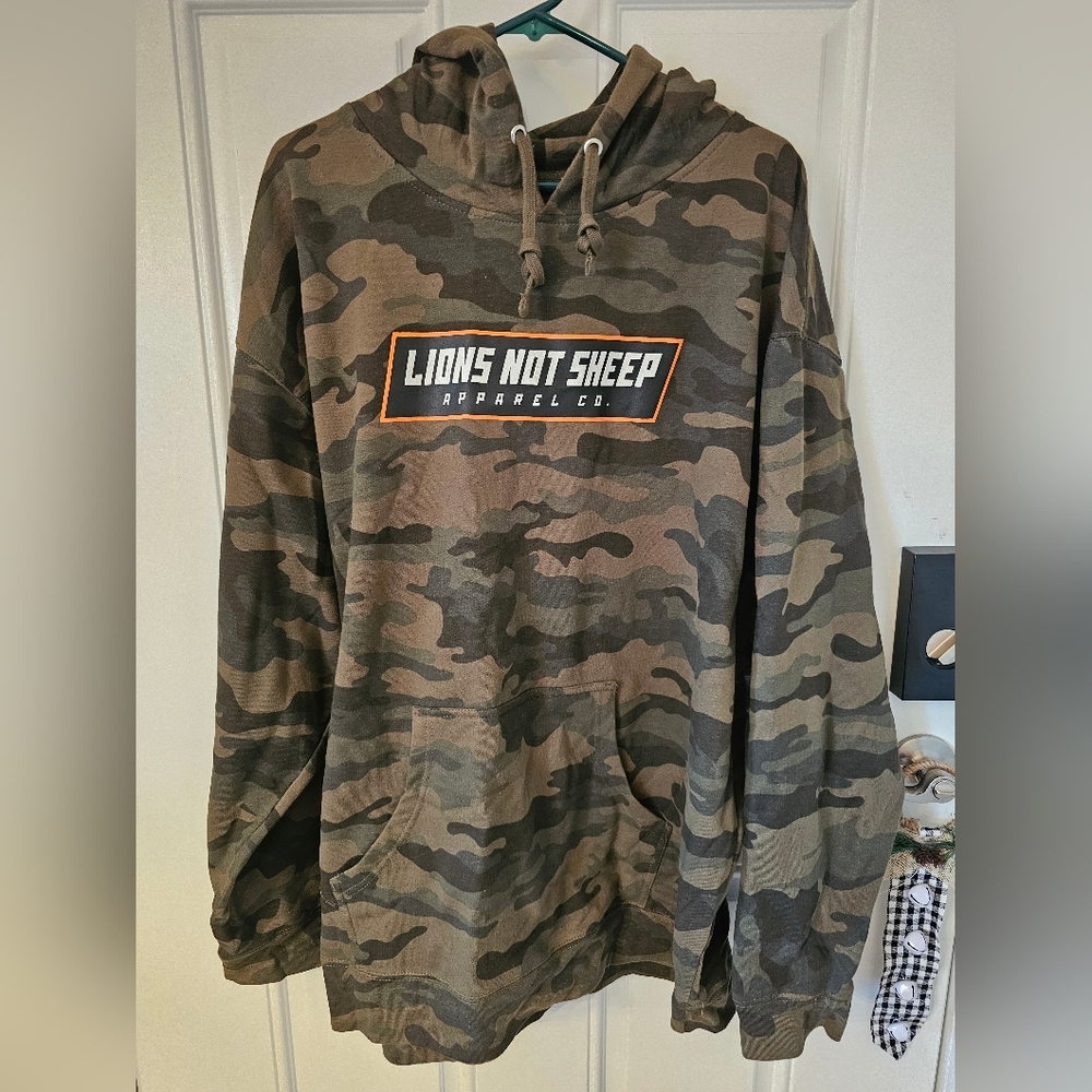 Lions Not Sheep Camo Hoodie size 3x